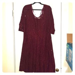 Maroon lace three quarter leave